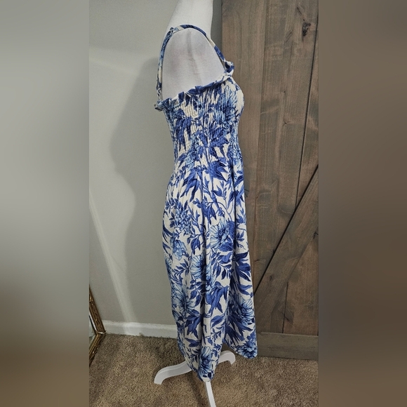 H&M Floral Smocked Midi Sundress with Spaghetti Straps In Blue/white. M NWOT - Picture 13 of 16